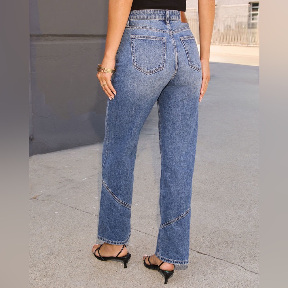 Hidden high waist, straight jeans